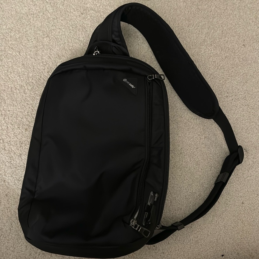 Pacsafe Vibe 325 Sling Pack